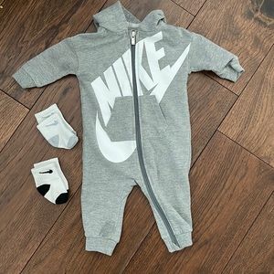 Nike onesie and socks size 6 months